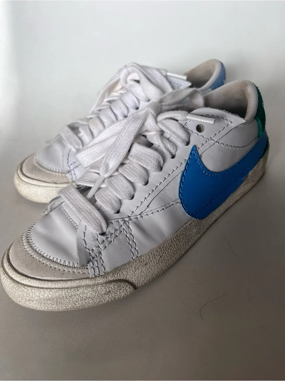 Nike Blazer Low Jumbo 77 Mismatch Sneakers Blue Green & White Women’s Size 7
